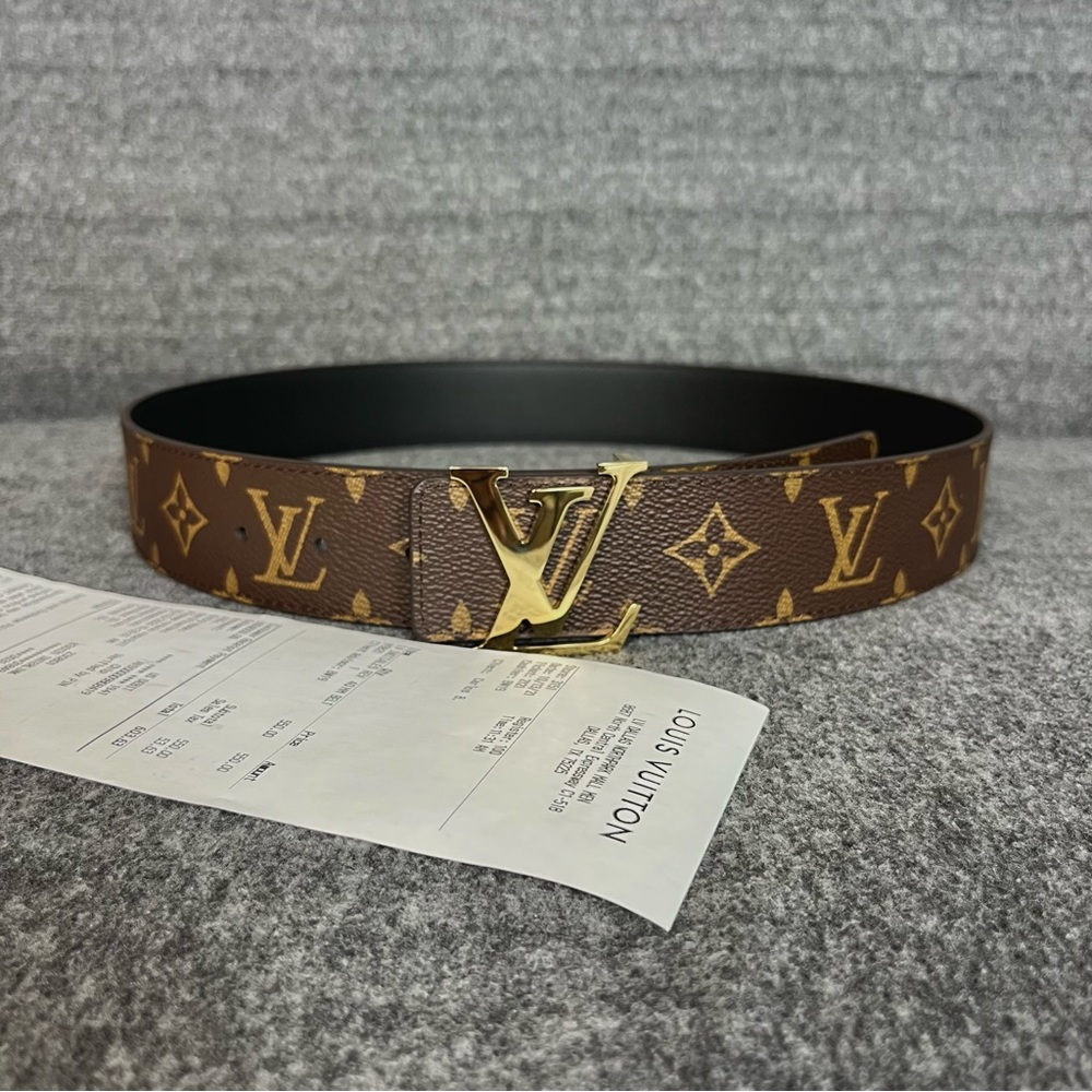 Louis Vuitton reversible belt LV buckle used gently